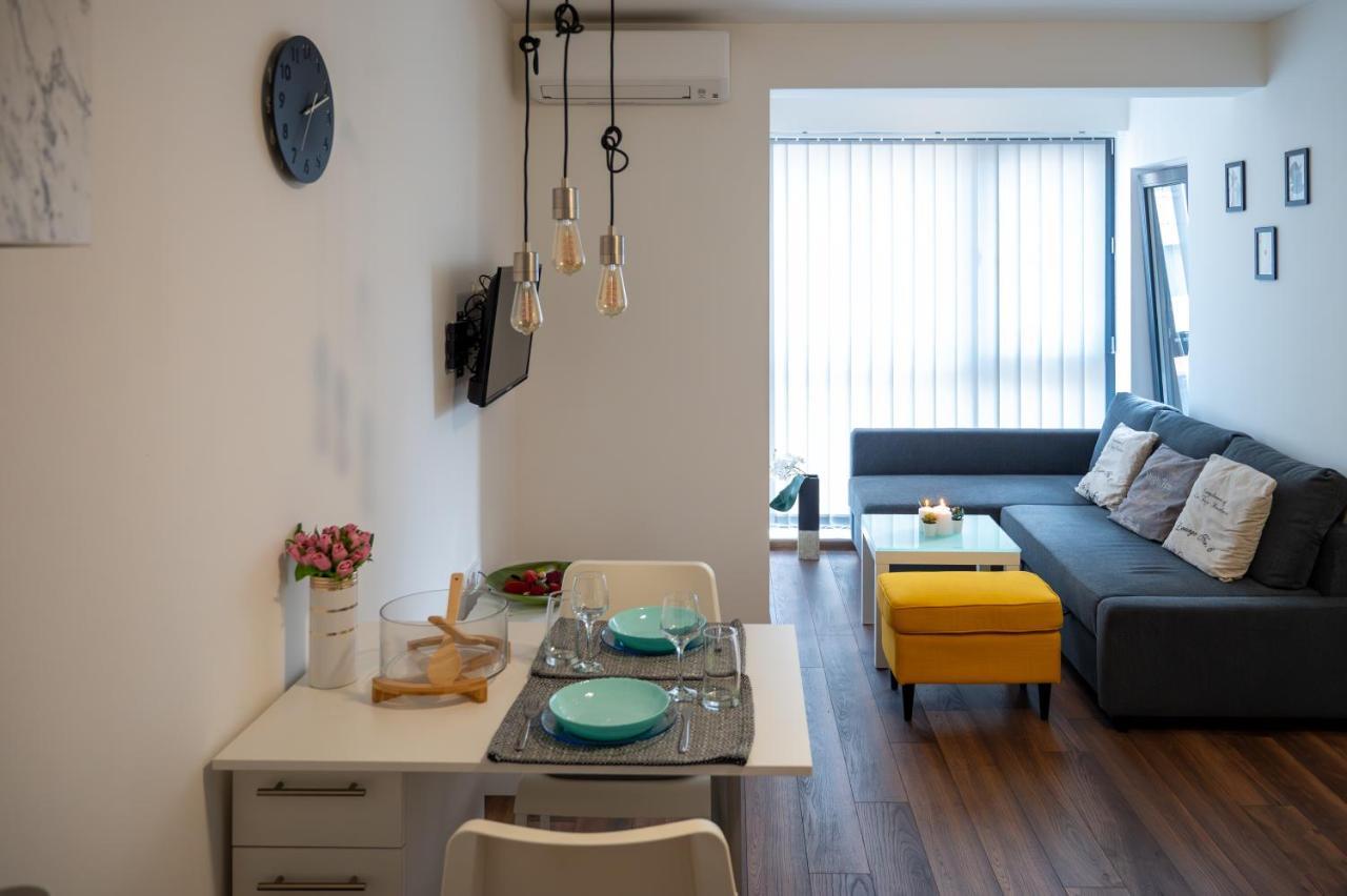Bright Studio In The City Center Szófia Kültér fotó